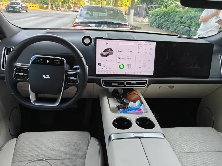 2025 Li L9 Range Extended 154HP REEV,autocango,china used car exporter,china ev exporter,chinese used car exporter,chinese used ev exporter