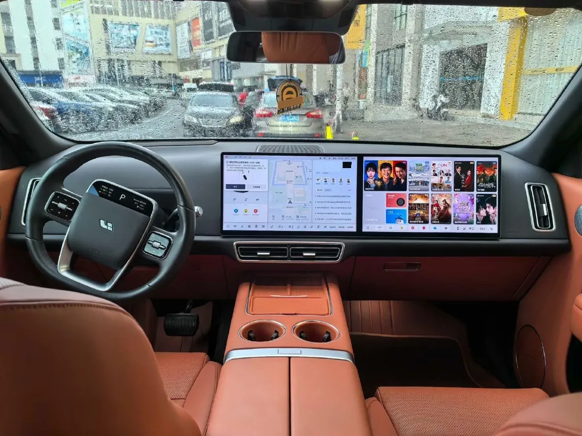 2024 Ford Bronco 2.3T 275HP L4 10AT,autocango,china used car exporter,china ev exporter,chinese used car exporter,chinese used ev exporter