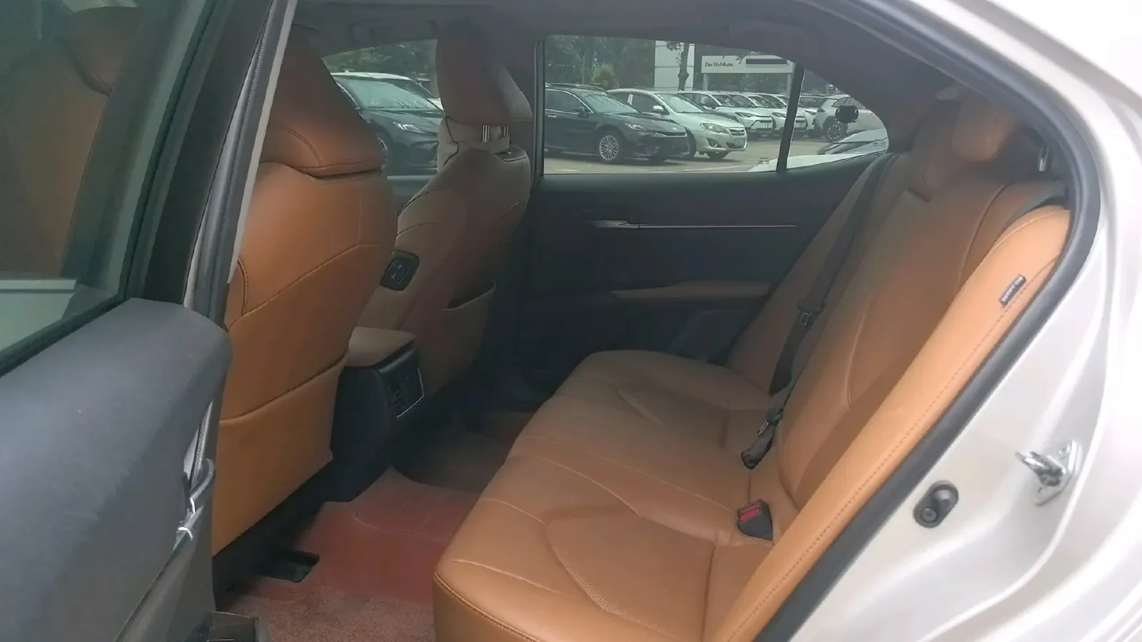 2021 Toyota Camry 2.0L 178HP L4 CVT,autocango,china used car exporter,china ev exporter,chinese used car exporter,chinese used ev exporter