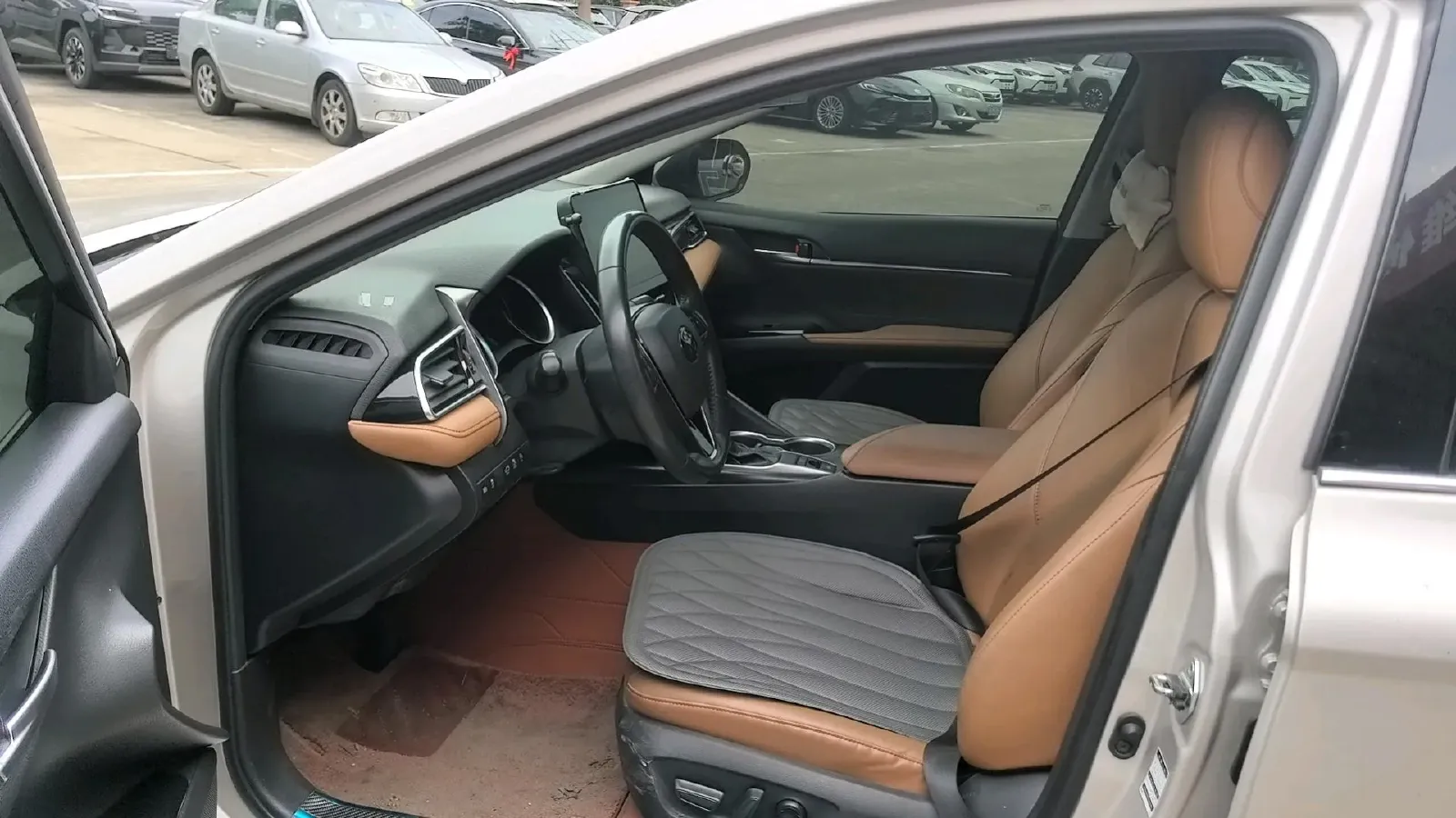2021 Toyota Camry 2.0L 178HP L4 CVT,autocango,china used car exporter,china ev exporter,chinese used car exporter,chinese used ev exporter