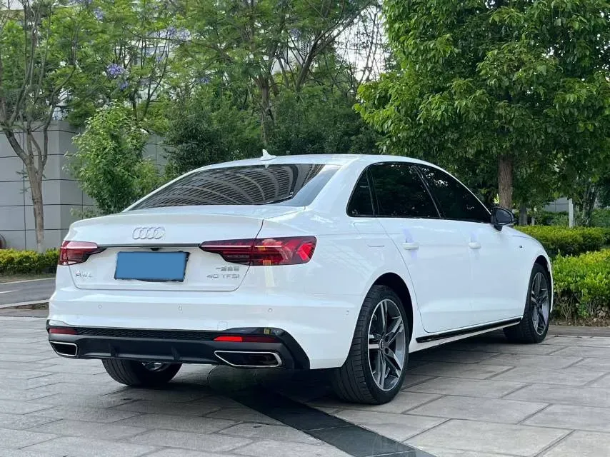 2022 Audi A4L 2.0T 190HP L4 7DCT,autocango,china used car exporter,china ev exporter,chinese used car exporter,chinese used ev exporter
