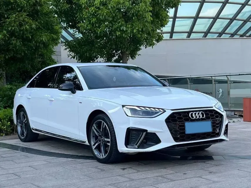 2022 Audi A4L 2.0T 190HP L4 7DCT,autocango,china used car exporter,china ev exporter,chinese used car exporter,chinese used ev exporter