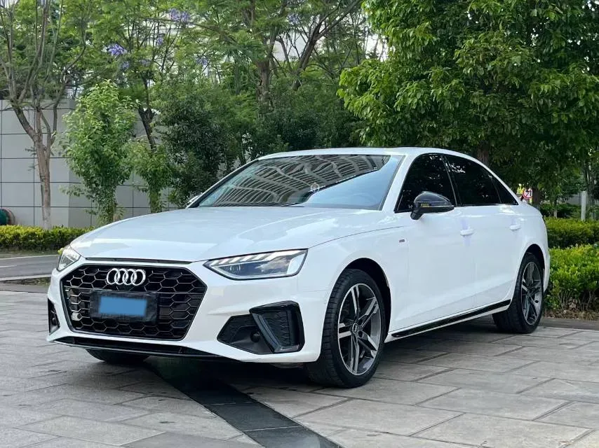 2022 Audi A4L 2.0T 190HP L4 7DCT,autocango,china used car exporter,china ev exporter,chinese used car exporter,chinese used ev exporter