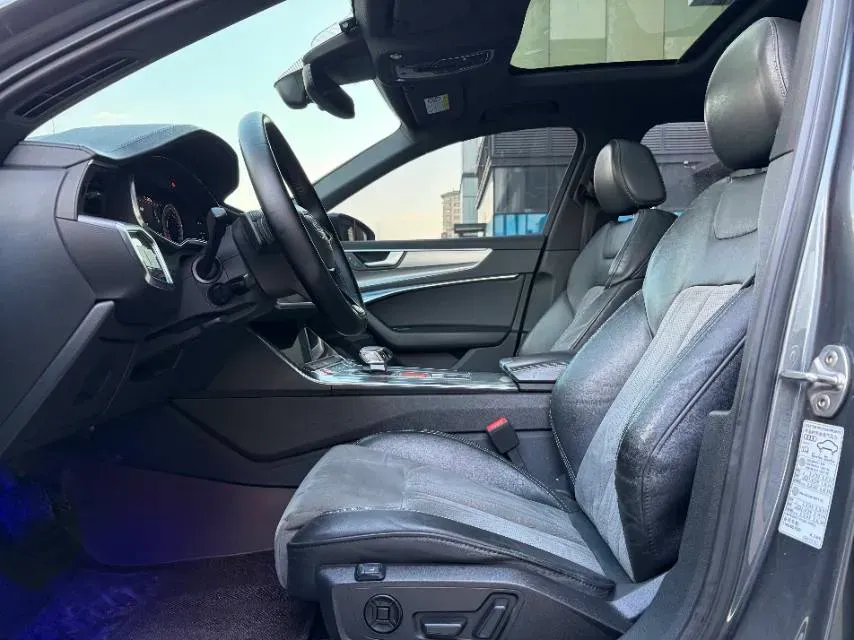 2020 Audi A6L 2.0T 190HP L4 7DCT,autocango,china used car exporter,china ev exporter,chinese used car exporter,chinese used ev exporter