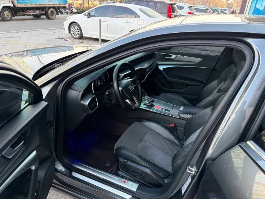 2020 Audi A6L 2.0T 190HP L4 7DCT,autocango,china used car exporter,china ev exporter,chinese used car exporter,chinese used ev exporter