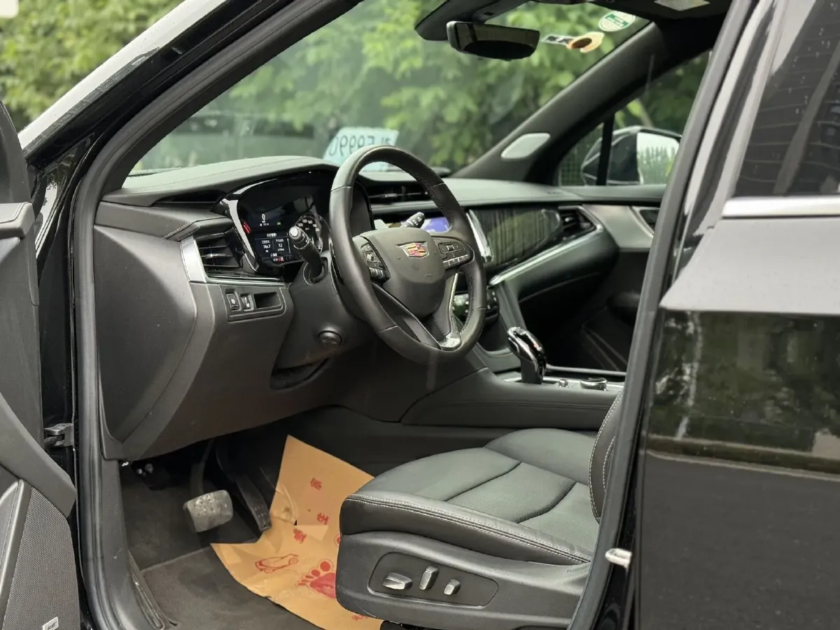 2022 Cadillac XT6 2.0T 237HP L4 9AT,autocango,china used car exporter,china ev exporter,chinese used car exporter,chinese used ev exporter