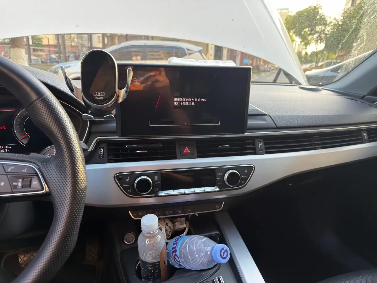 2022 Audi A4L 2.0T 190HP L4 7DCT,autocango,china used car exporter,china ev exporter,chinese used car exporter,chinese used ev exporter