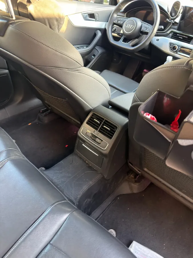 2022 Audi A4L 2.0T 190HP L4 7DCT,autocango,china used car exporter,china ev exporter,chinese used car exporter,chinese used ev exporter