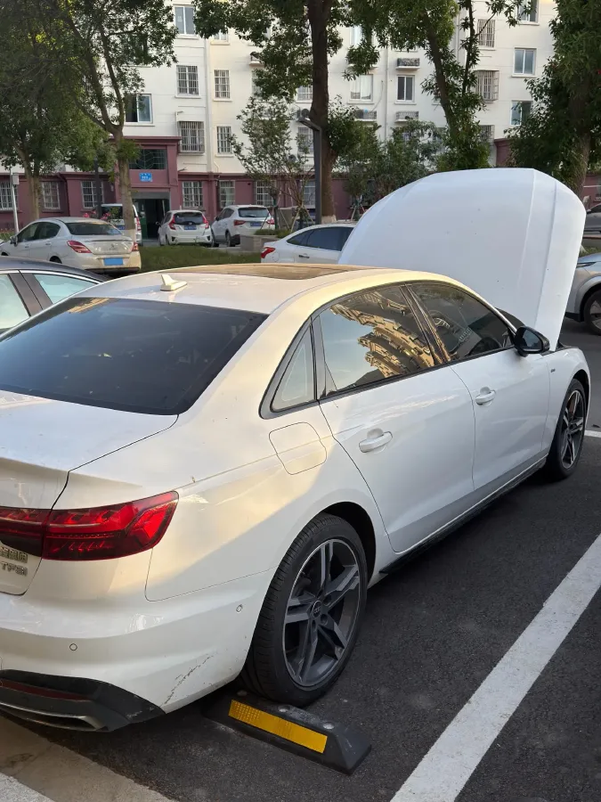2022 Audi A4L 2.0T 190HP L4 7DCT,autocango,china used car exporter,china ev exporter,chinese used car exporter,chinese used ev exporter