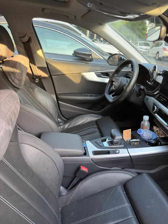2022 Audi A4L 2.0T 190HP L4 7DCT,autocango,china used car exporter,china ev exporter,chinese used car exporter,chinese used ev exporter