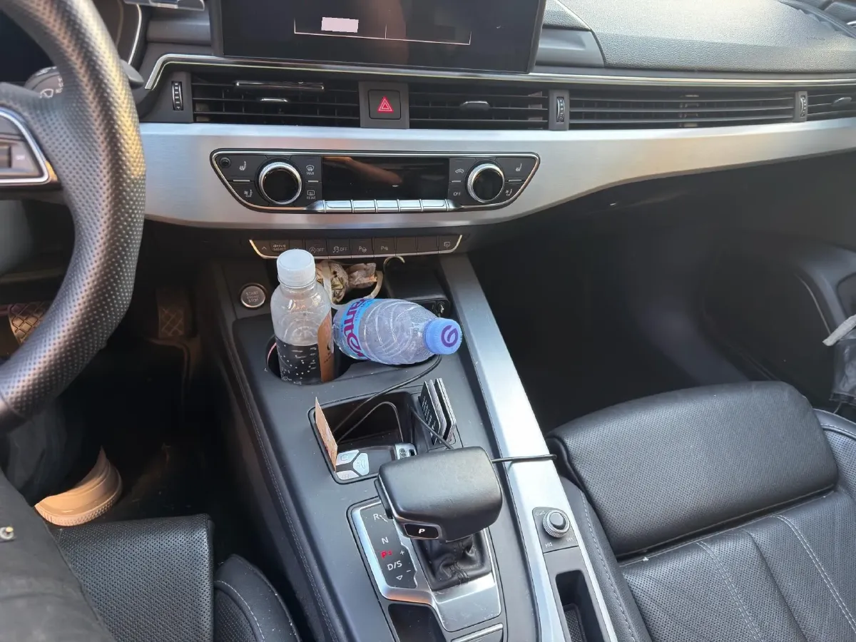 2022 Audi A4L 2.0T 190HP L4 7DCT,autocango,china used car exporter,china ev exporter,chinese used car exporter,chinese used ev exporter