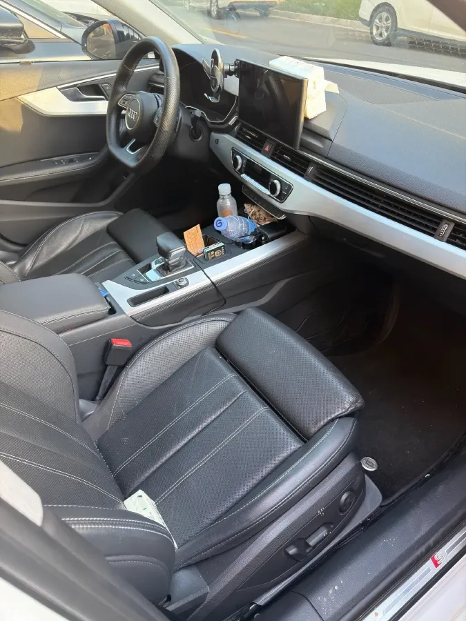 2022 Audi A4L 2.0T 190HP L4 7DCT,autocango,china used car exporter,china ev exporter,chinese used car exporter,chinese used ev exporter
