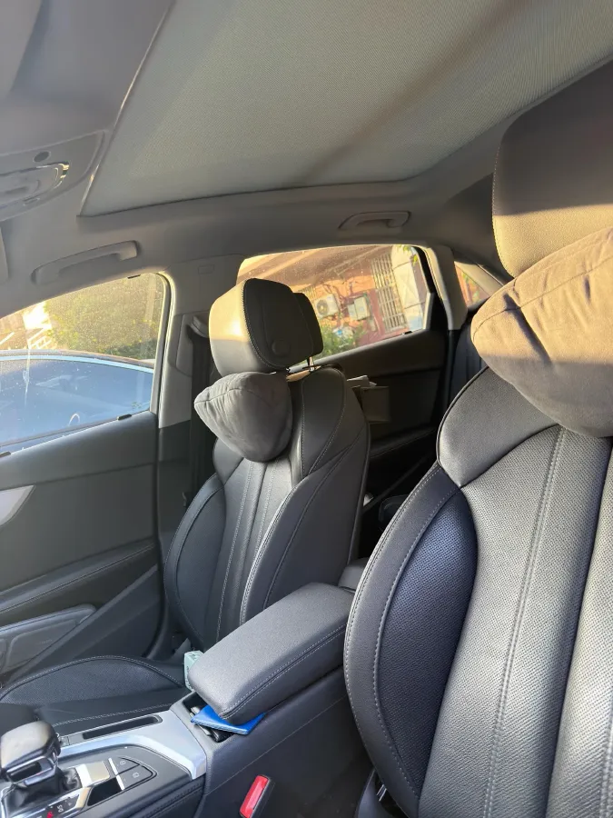2022 Audi A4L 2.0T 190HP L4 7DCT,autocango,china used car exporter,china ev exporter,chinese used car exporter,chinese used ev exporter