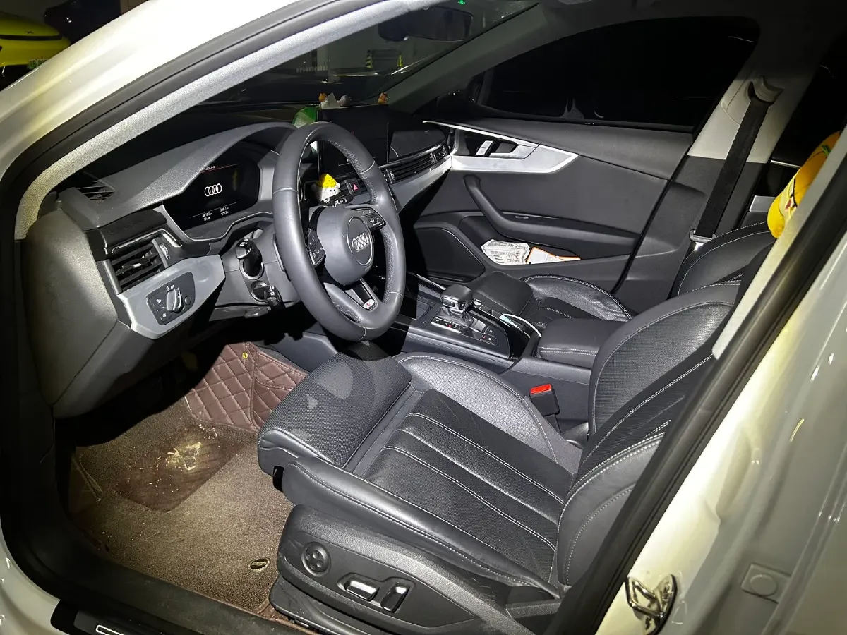 2024 Audi A4L 2.0T 190HP L4 7DCT,autocango,china used car exporter,china ev exporter,chinese used car exporter,chinese used ev exporter