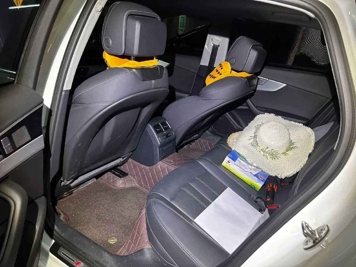 2024 Audi A4L 2.0T 190HP L4 7DCT,autocango,china used car exporter,china ev exporter,chinese used car exporter,chinese used ev exporter