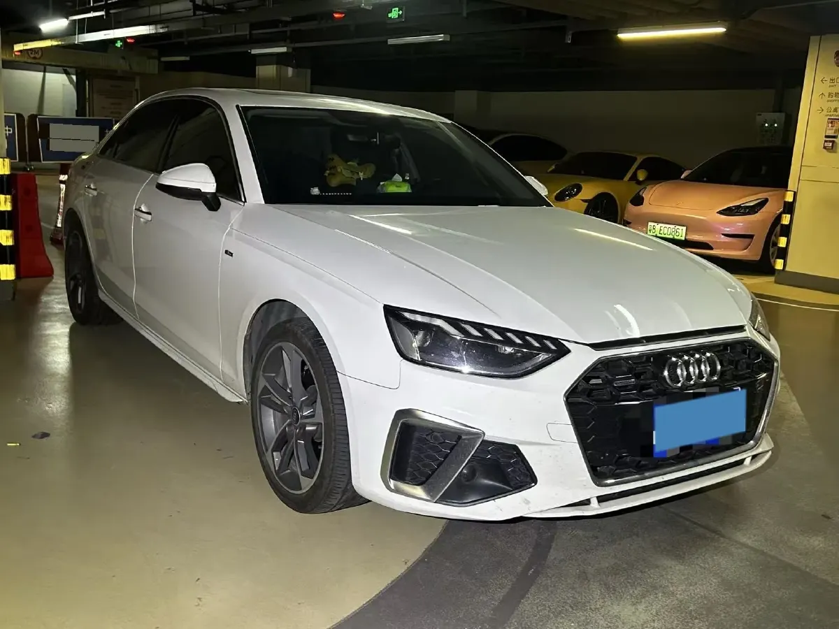 2024 Audi A4L 2.0T 190HP L4 7DCT,autocango,china used car exporter,china ev exporter,chinese used car exporter,chinese used ev exporter