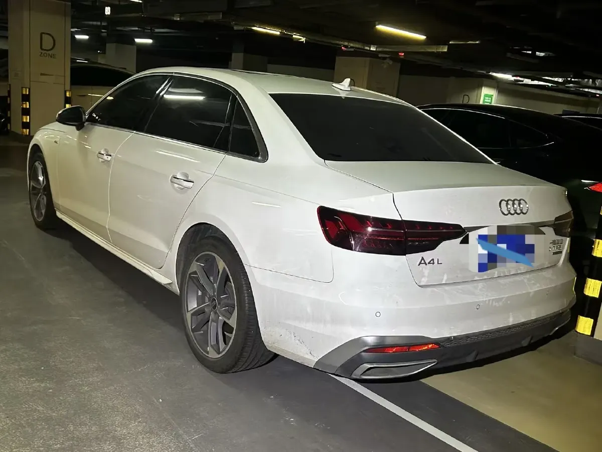 2024 Audi A4L 2.0T 190HP L4 7DCT,autocango,china used car exporter,china ev exporter,chinese used car exporter,chinese used ev exporter