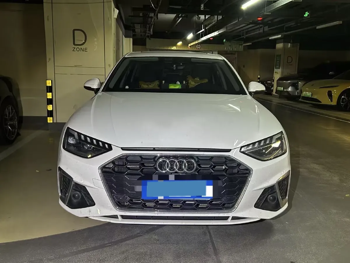 2024 Audi A4L 2.0T 190HP L4 7DCT,autocango,china used car exporter,china ev exporter,chinese used car exporter,chinese used ev exporter