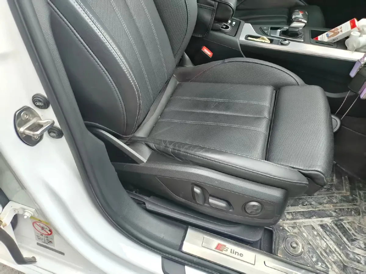2020 Audi A4L 2.0T 190HP L4 7DCT,autocango,china used car exporter,china ev exporter,chinese used car exporter,chinese used ev exporter