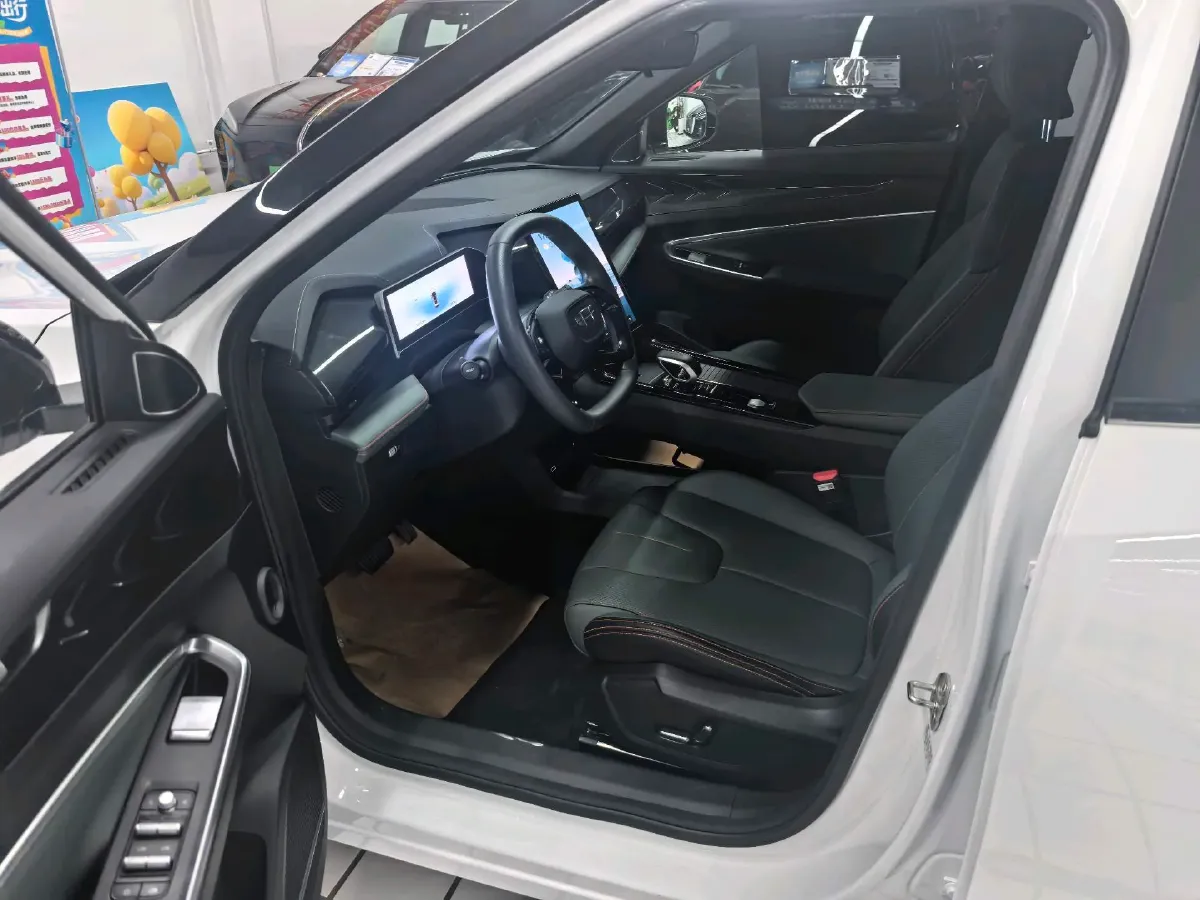 2024 Geely Azkarra 1.5T 181HP L4 7DCT,autocango,china used car exporter,china ev exporter,chinese used car exporter,chinese used ev exporter