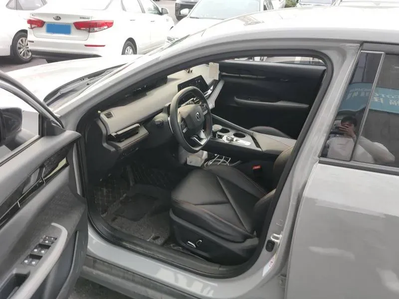 2022 ChangAn UNI-V 1.5T 188HP L4 7DCT,autocango,china used car exporter,china ev exporter,chinese used car exporter,chinese used ev exporter