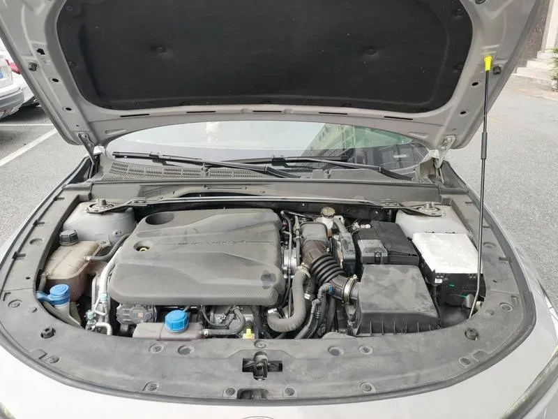 2022 ChangAn UNI-V 1.5T 188HP L4 7DCT,autocango,china used car exporter,china ev exporter,chinese used car exporter,chinese used ev exporter