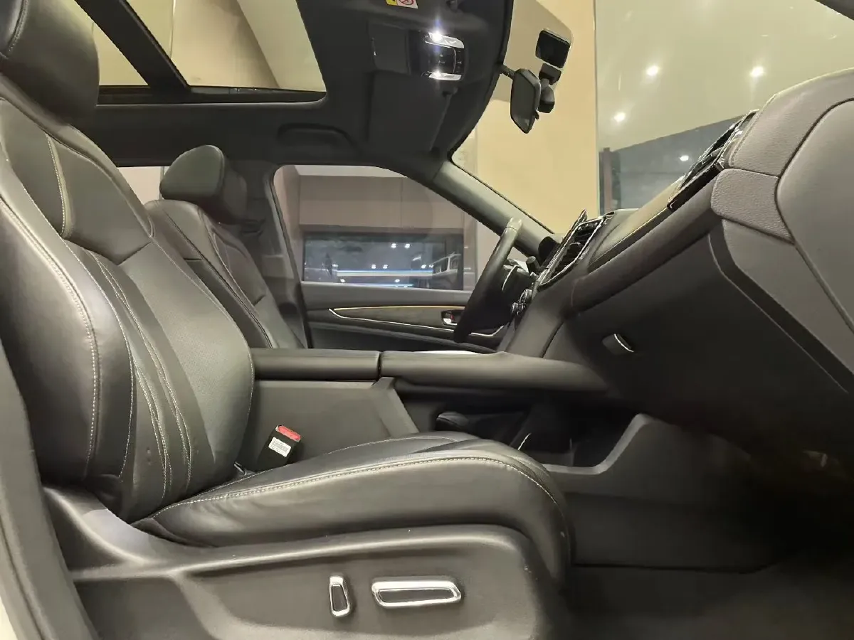 2020 Honda UR-V 2.0T 272HP L4 9AT,autocango,china used car exporter,china ev exporter,chinese used car exporter,chinese used ev exporter