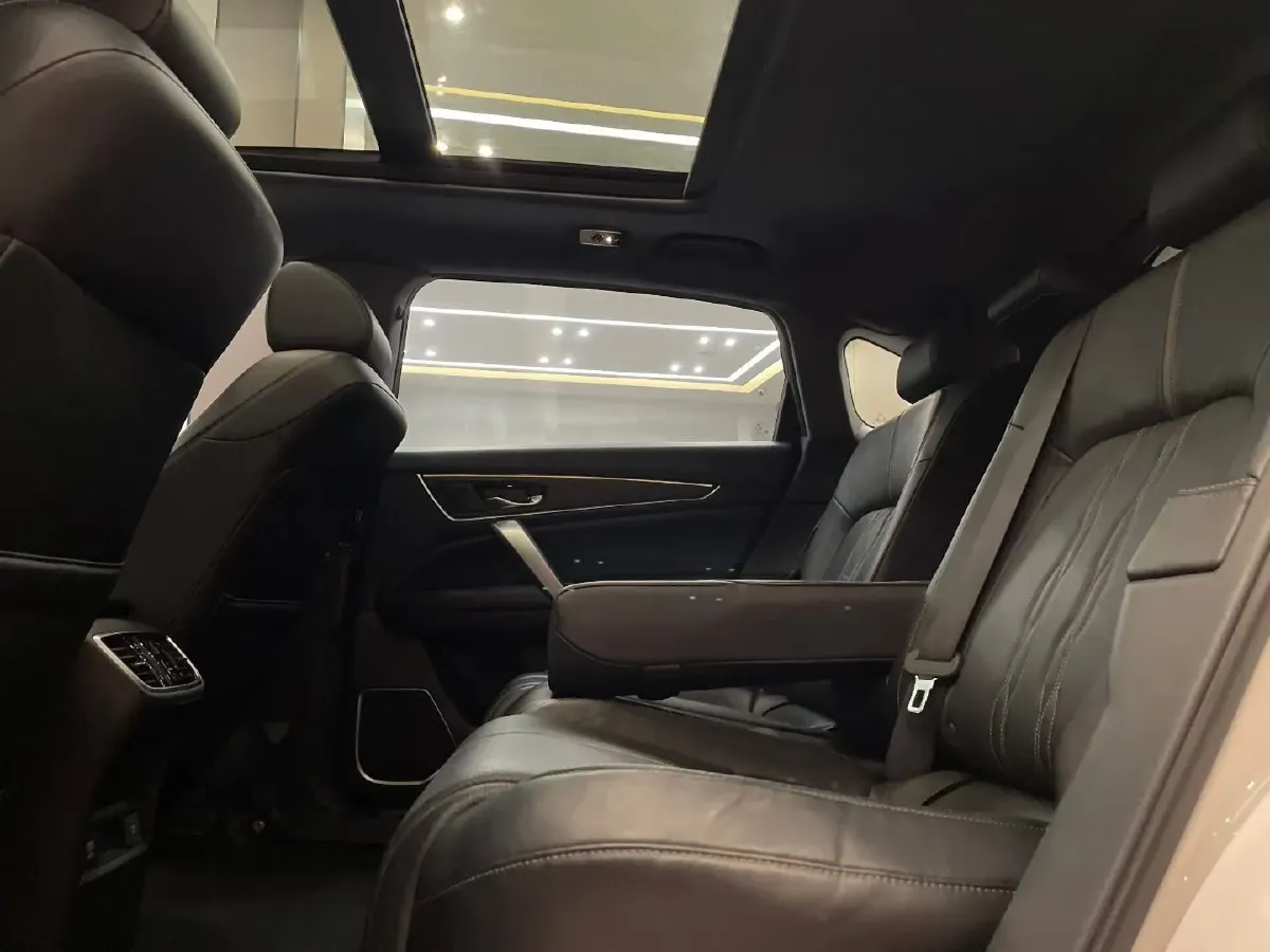 2020 Honda UR-V 2.0T 272HP L4 9AT,autocango,china used car exporter,china ev exporter,chinese used car exporter,chinese used ev exporter