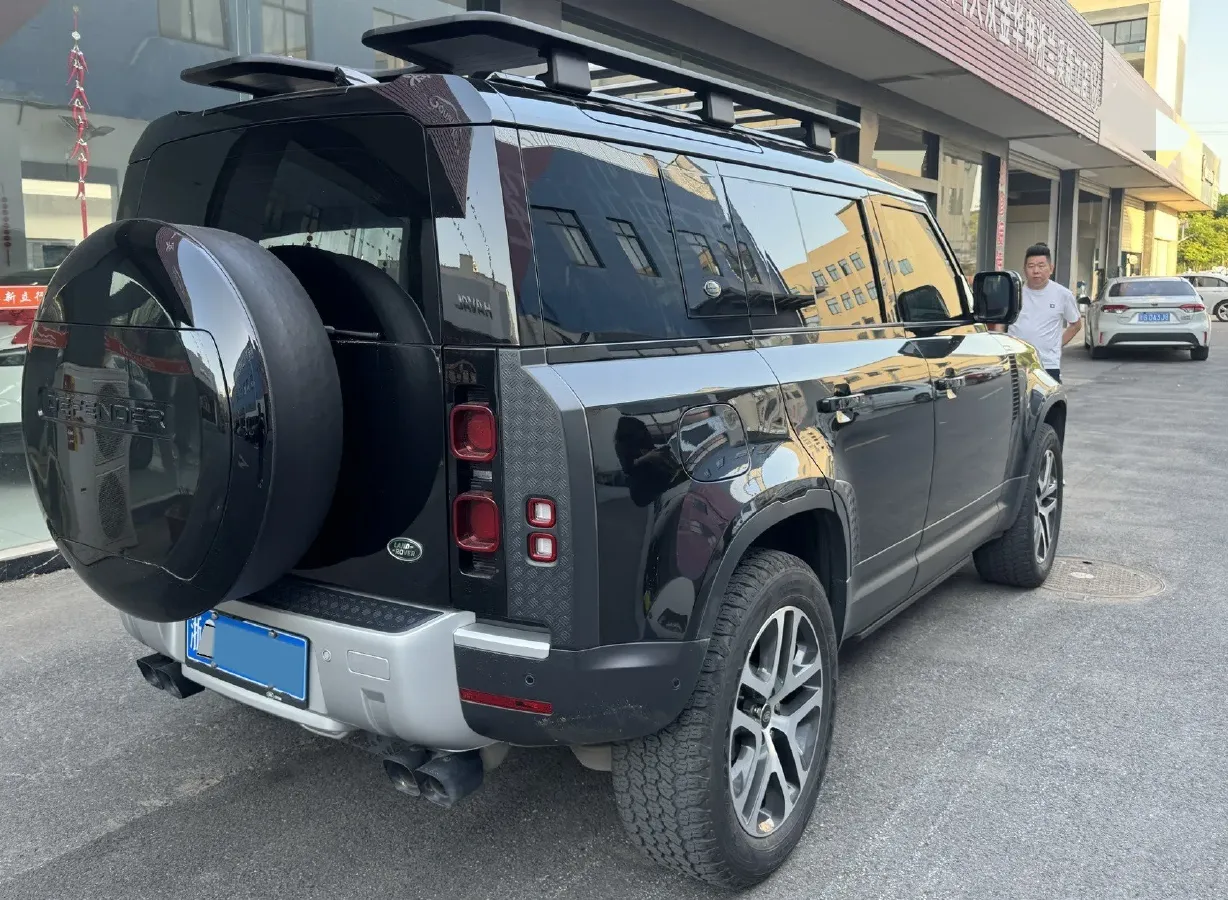 2024 Land Rover Defender 3.0T 400HP L6 8AT,autocango,china used car exporter,china ev exporter,chinese used car exporter,chinese used ev exporter