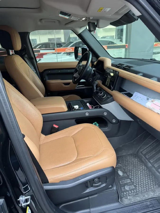 2024 Land Rover Defender 3.0T 400HP L6 8AT,autocango,china used car exporter,china ev exporter,chinese used car exporter,chinese used ev exporter