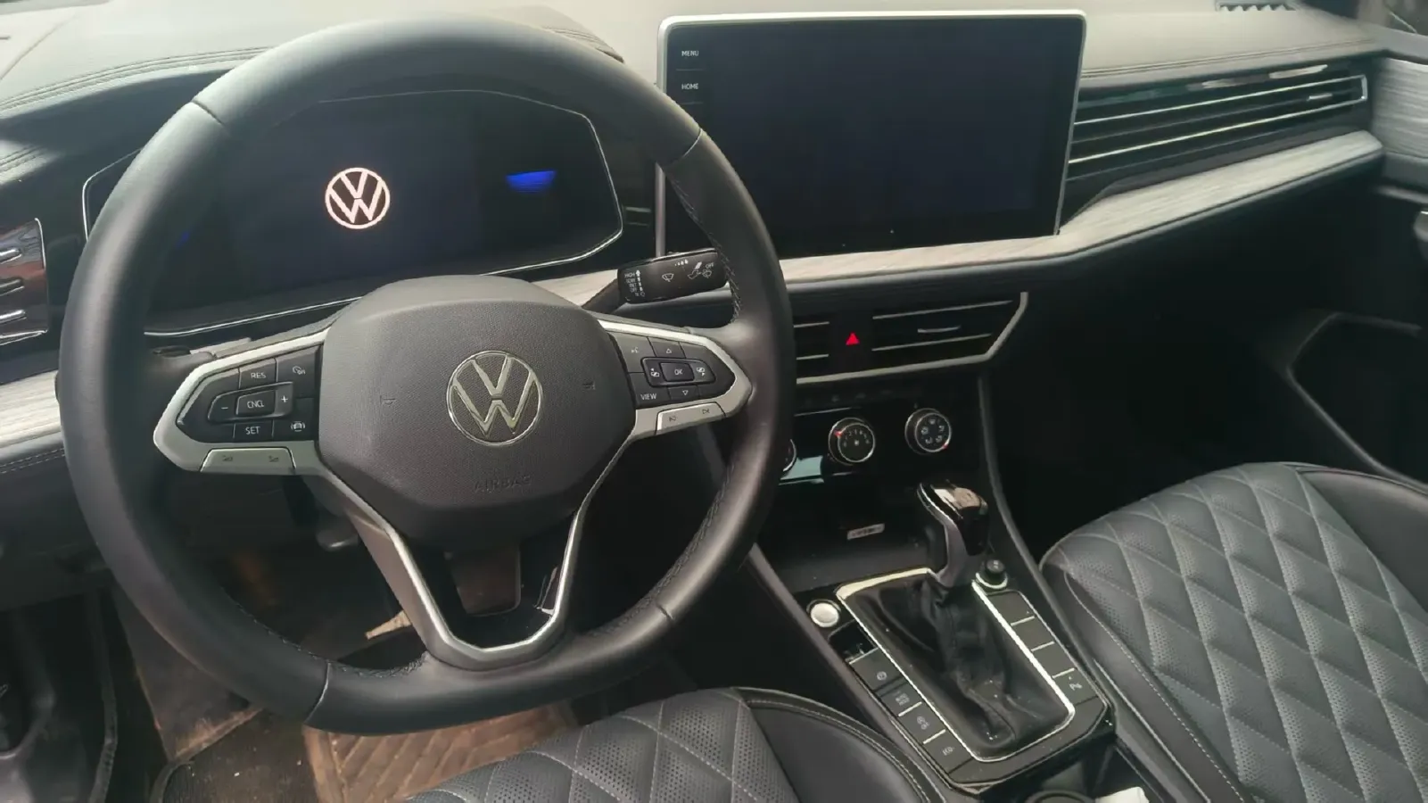 2023 Volkswagen Sagitar 1.5T 160HP L4 7DCT,autocango,china used car exporter,china ev exporter,chinese used car exporter,chinese used ev exporter