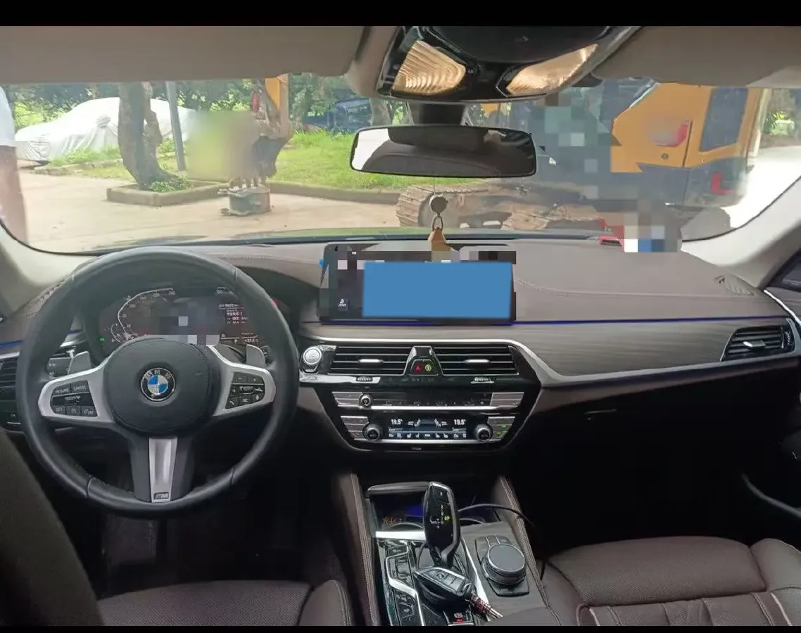 2023 BMW 5 Series 2.0T 245HP L4 8AT,autocango,china used car exporter,china ev exporter,chinese used car exporter,chinese used ev exporter