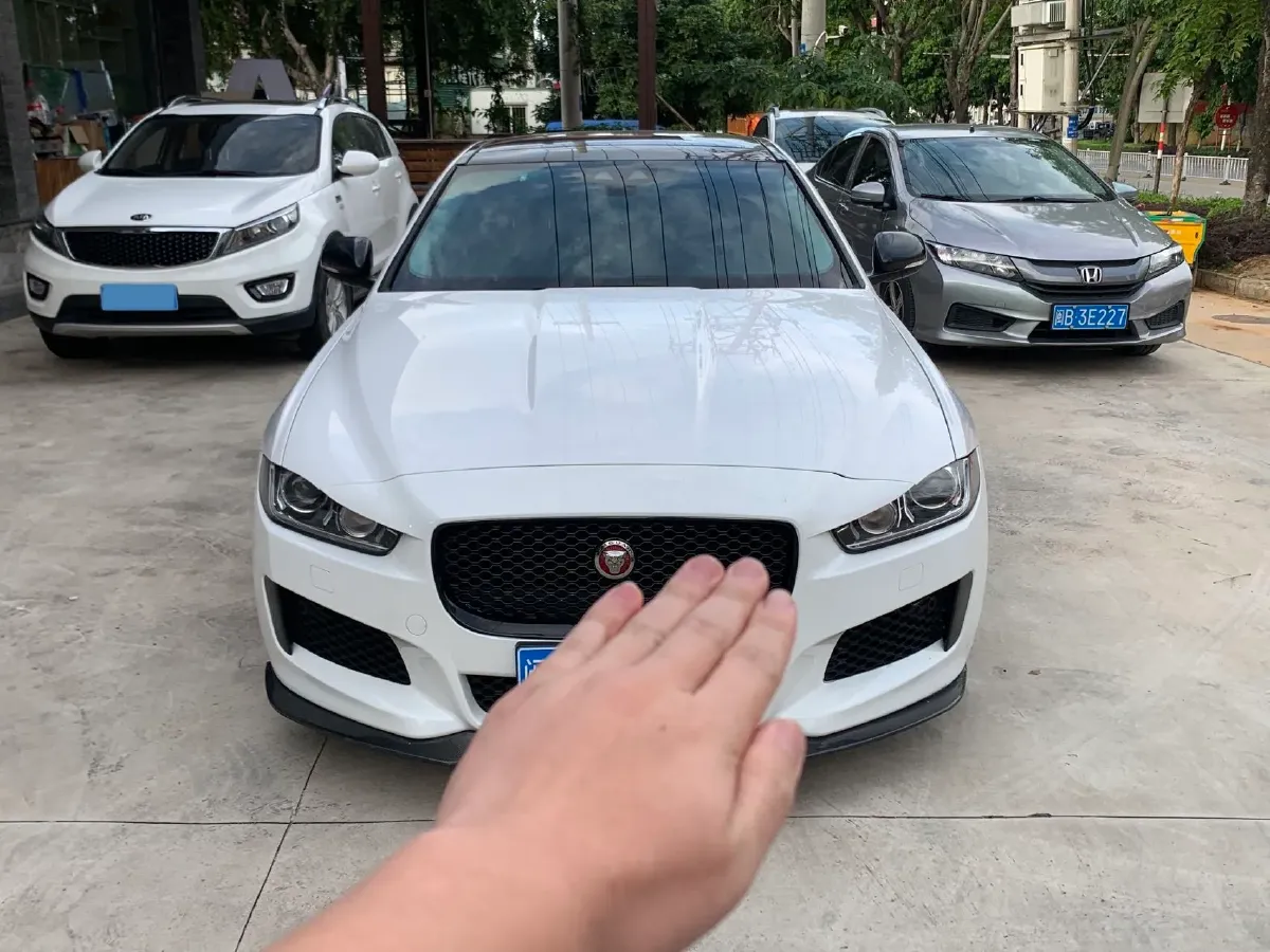 2019 Jeep Cherokee 2.0T 265HP L4 9AT,autocango,china used car exporter,china ev exporter,chinese used car exporter,chinese used ev exporter