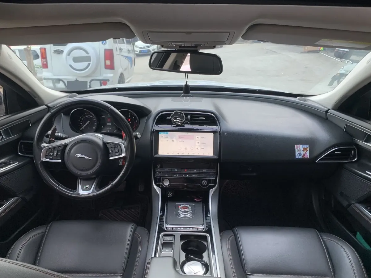 2019 Jeep Cherokee 2.0T 265HP L4 9AT,autocango,china used car exporter,china ev exporter,chinese used car exporter,chinese used ev exporter