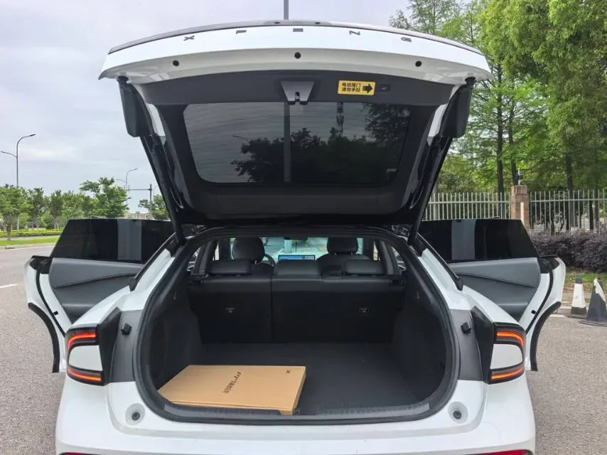 2024 Xpeng P7+ BEV 60.7KWH,autocango,china used car exporter,china ev exporter,chinese used car exporter,chinese used ev exporter