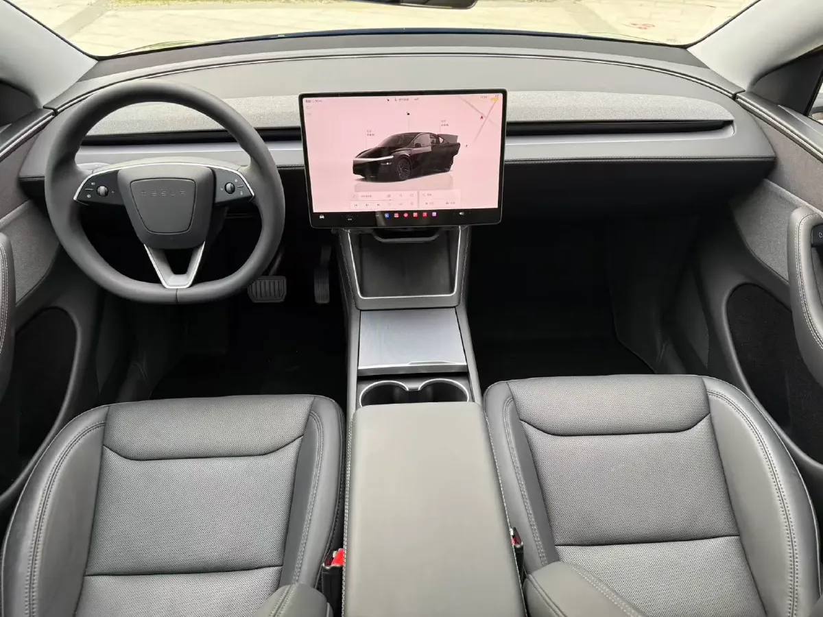 2025 Tesla Model Y BEV 62.5KWH,autocango,china used car exporter,china ev exporter,chinese used car exporter,chinese used ev exporter