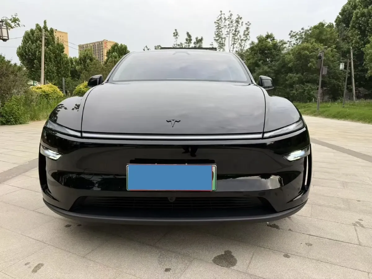 2025 Tesla Model Y BEV 62.5KWH,autocango,china used car exporter,china ev exporter,chinese used car exporter,chinese used ev exporter