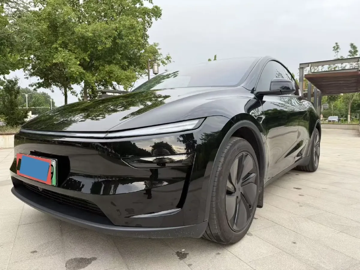 2025 Tesla Model Y BEV 62.5KWH,autocango,china used car exporter,china ev exporter,chinese used car exporter,chinese used ev exporter