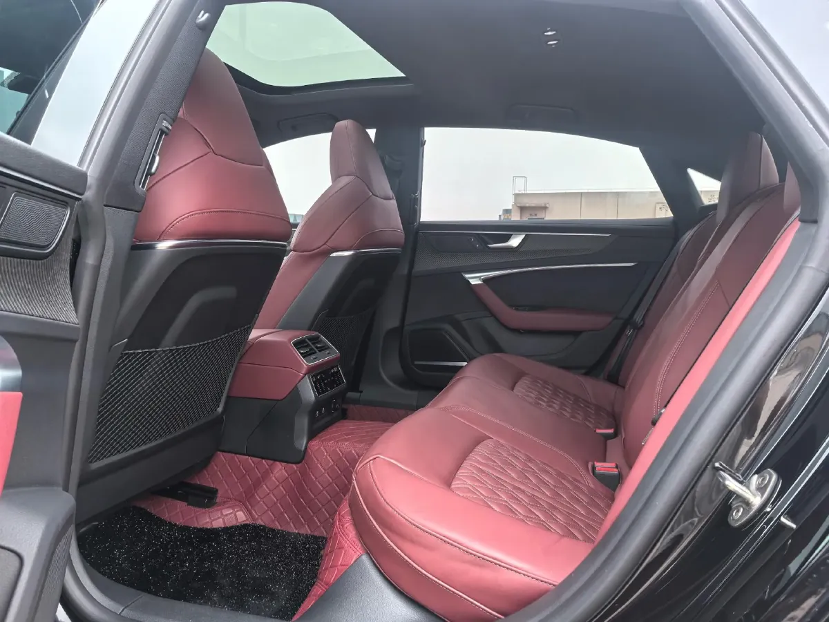 2024 Audi A7L 3.0T 340HP V6 7DCT,autocango,china used car exporter,china ev exporter,chinese used car exporter,chinese used ev exporter
