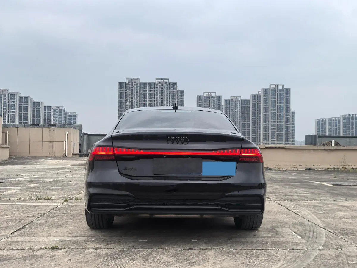 2024 Audi A7L 3.0T 340HP V6 7DCT,autocango,china used car exporter,china ev exporter,chinese used car exporter,chinese used ev exporter
