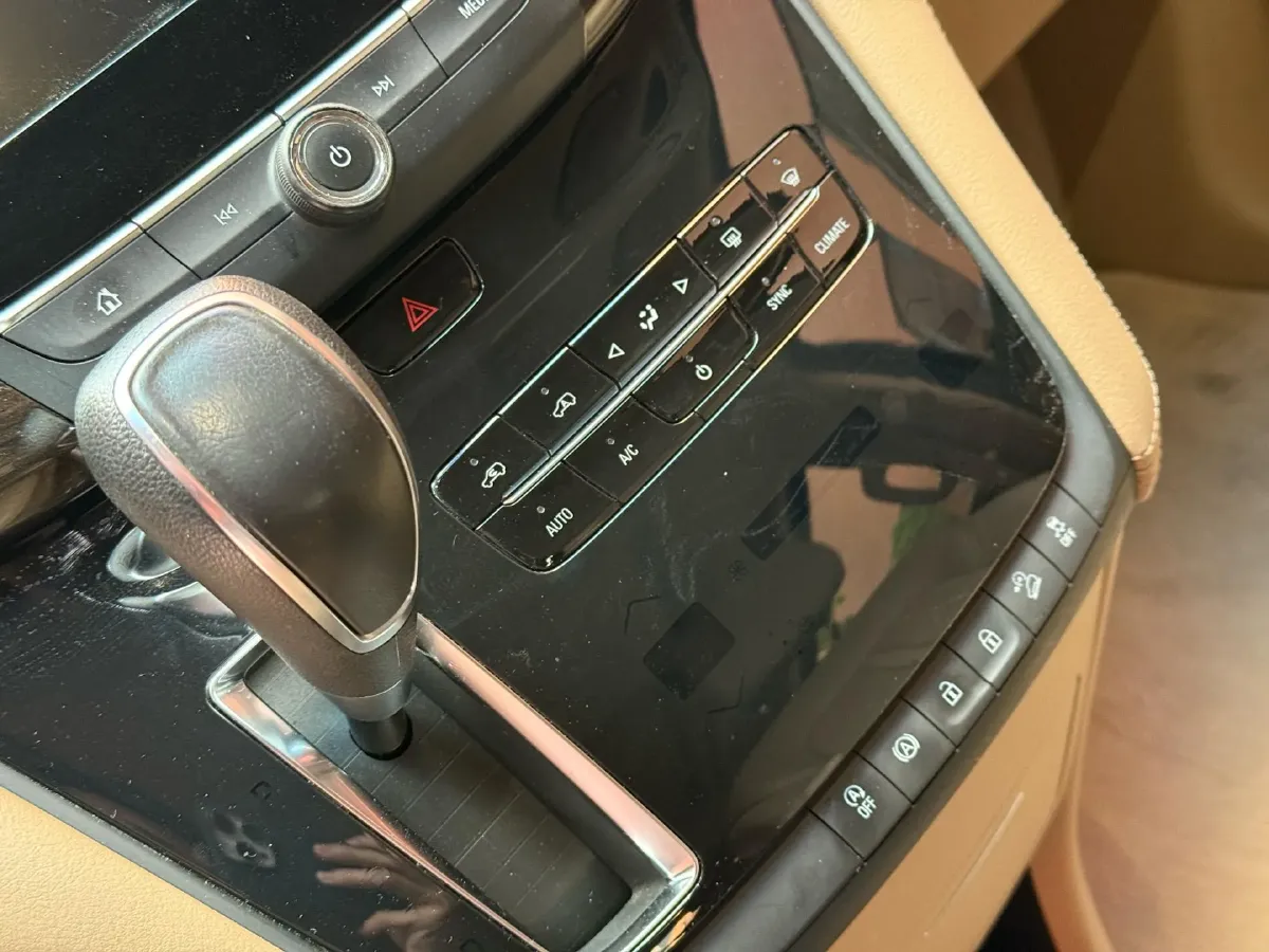 2018 Buick GL8 2.0T 260HP L4 6AT,autocango,china used car exporter,china ev exporter,chinese used car exporter,chinese used ev exporter