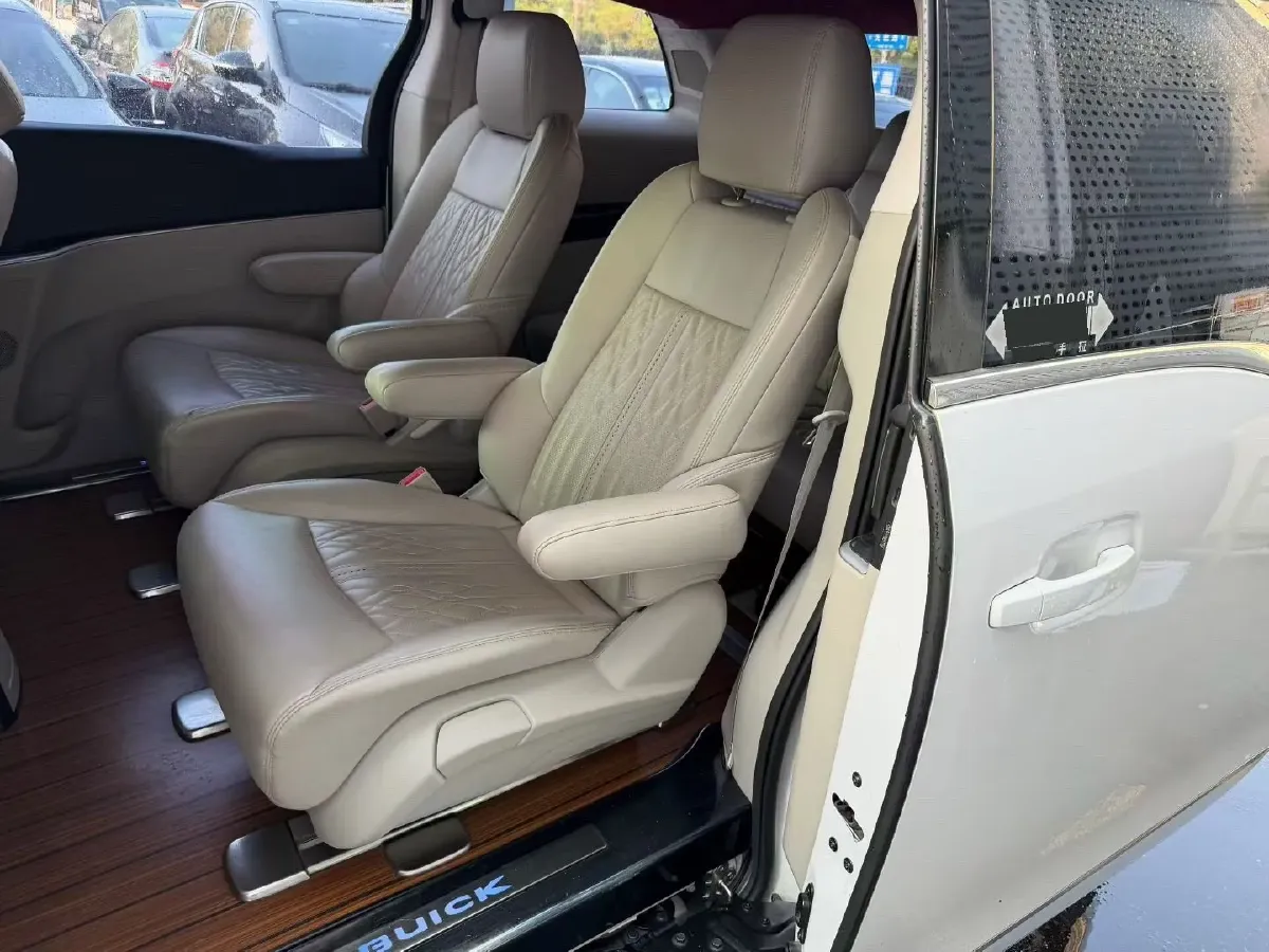 2021 Buick GL8 2.0T 237HP L4 9AT,autocango,china used car exporter,china ev exporter,chinese used car exporter,chinese used ev exporter