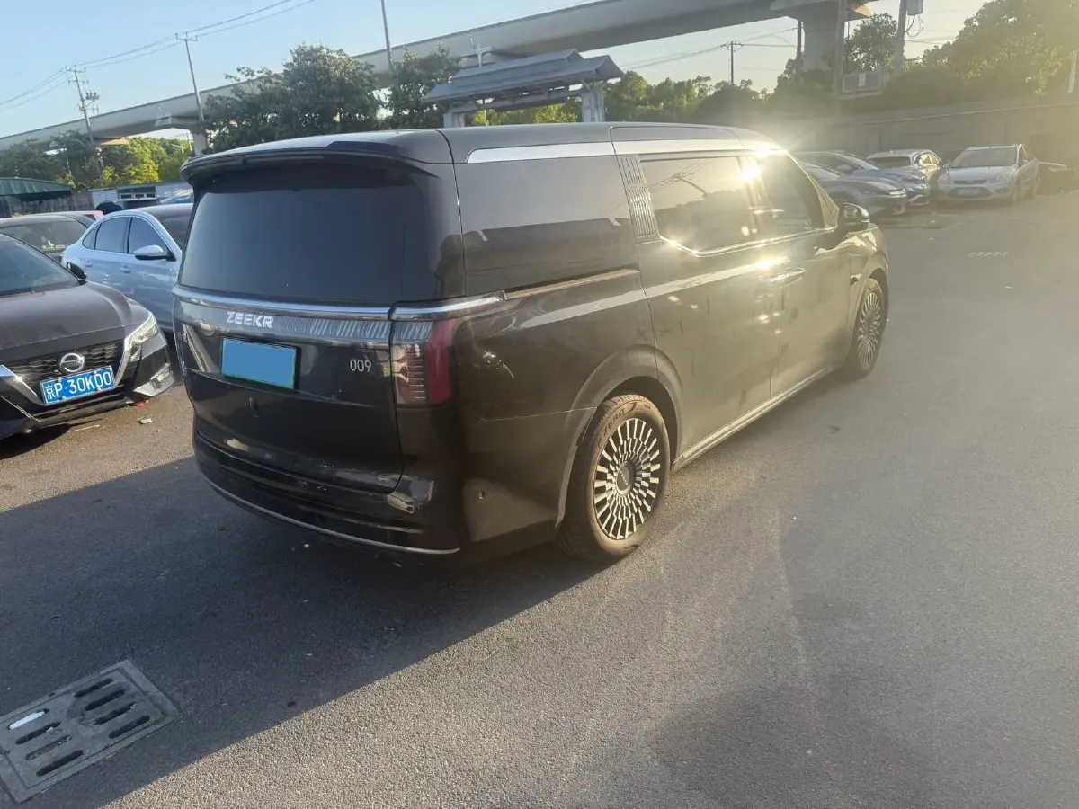 2024 Zeekr 009 BEV 108KWH,autocango,china used car exporter,china ev exporter,chinese used car exporter,chinese used ev exporter