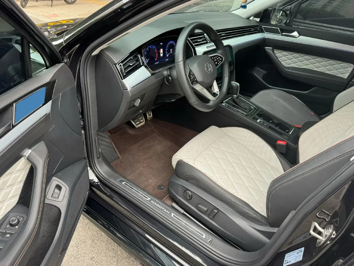 2024 Volkswagen Magotan 2.0T 186HP L4 7DCT,autocango,china used car exporter,china ev exporter,chinese used car exporter,chinese used ev exporter