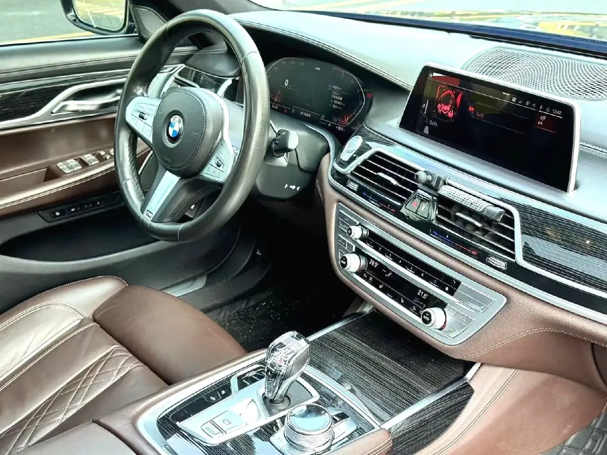 2019 BMW 7 Series 2.0T 265HP L4 8AT,autocango,china used car exporter,china ev exporter,chinese used car exporter,chinese used ev exporter