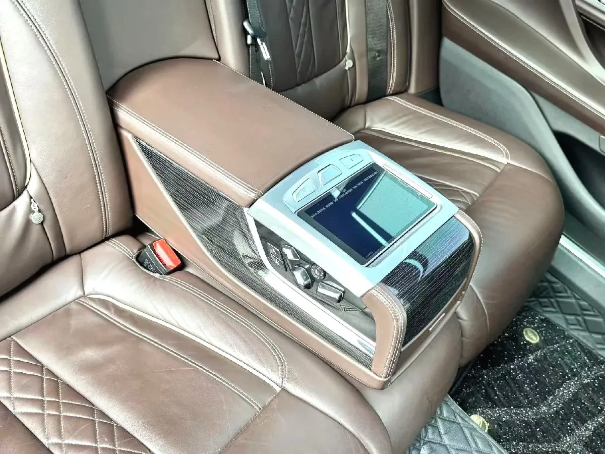 2019 BMW 7 Series 2.0T 265HP L4 8AT,autocango,china used car exporter,china ev exporter,chinese used car exporter,chinese used ev exporter
