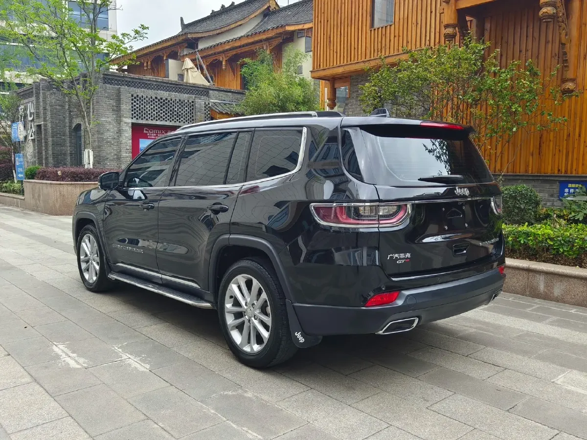 2020 Jeep Grand Commander 2.0T 234HP L4 9AT,autocango,china used car exporter,china ev exporter,chinese used car exporter,chinese used ev exporter
