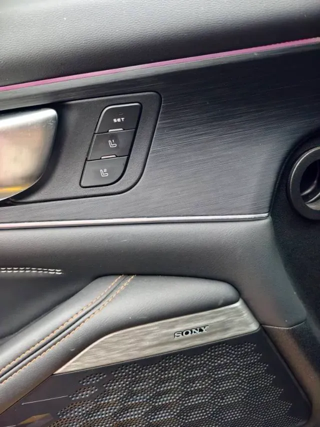 2021 ChangAn UNI-K 2.0T 233HP L4 8AT,autocango,china used car exporter,china ev exporter,chinese used car exporter,chinese used ev exporter