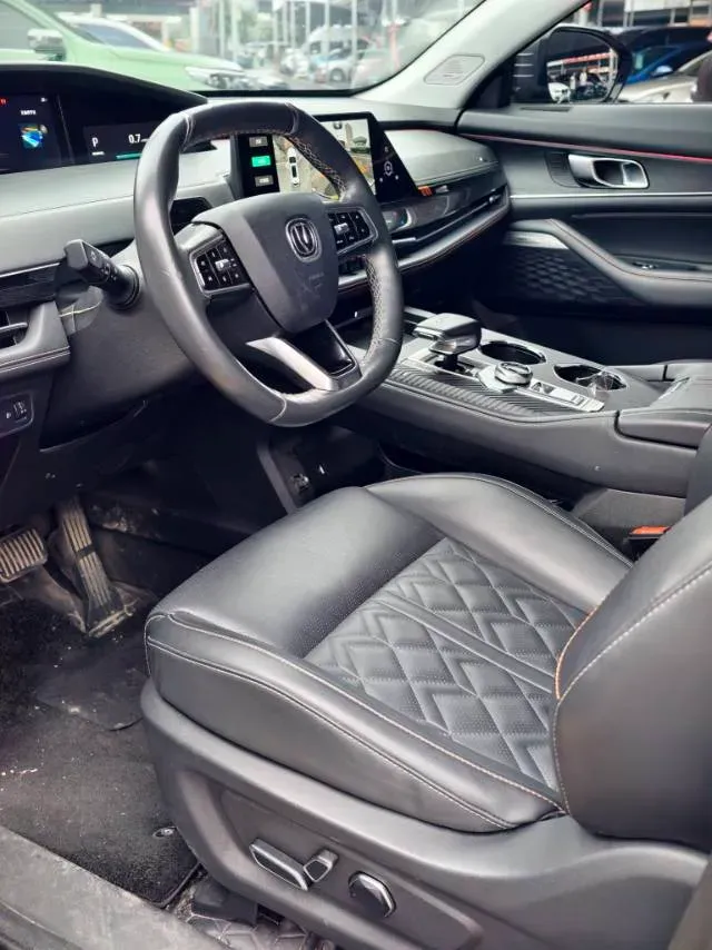 2021 ChangAn UNI-K 2.0T 233HP L4 8AT,autocango,china used car exporter,china ev exporter,chinese used car exporter,chinese used ev exporter