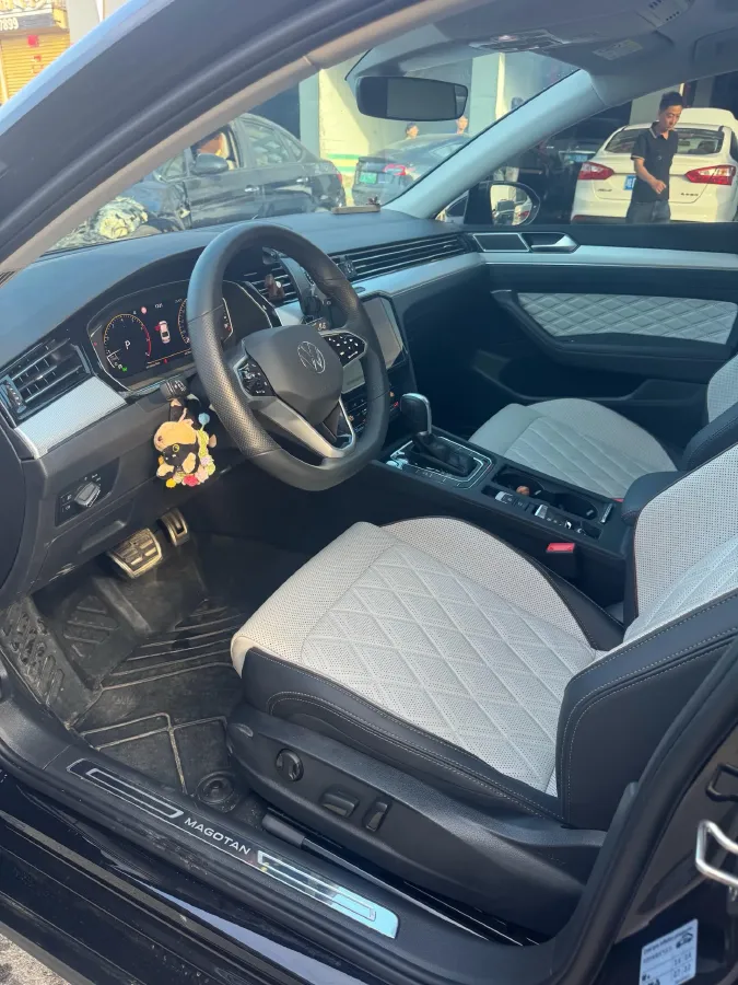 2024 Volkswagen Magotan 2.0T 186HP L4 7DCT,autocango,china used car exporter,china ev exporter,chinese used car exporter,chinese used ev exporter